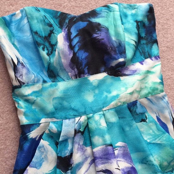 Strapless Watercolor Dress with Pockets - Picture 3 of 6